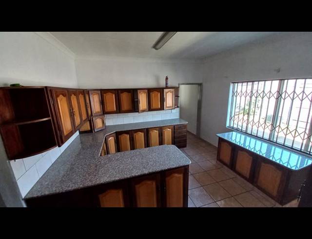 5 BEDROOM HOUSE FOR SALE IN MAYVILLE